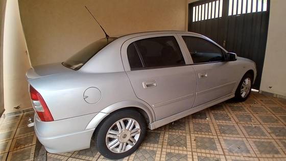 CHEVROLET ASTRA 1.8 MPFI GL 8V ÁLCOOL 4P MANUAL CHEVROLET ASTRA 1.8 MPFI GL 8V ÁLCOOL 4P MANUAL